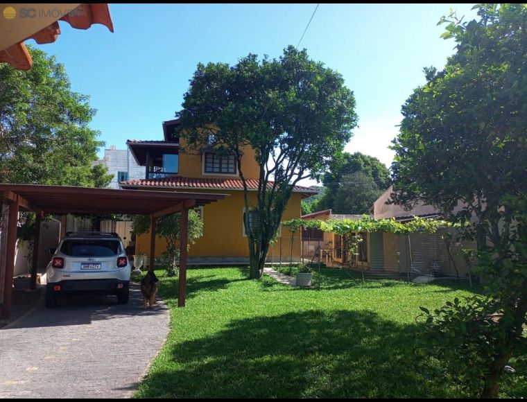 Casa no Bairro Rio Vermelho em Florianópolis com 3 Dormitórios (1 suíte) - 16720