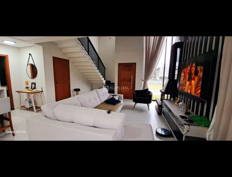 Casa no Bairro Rio Vermelho em Florianópolis com 5 Dormitórios (4 suítes) e 300 m² - 20408