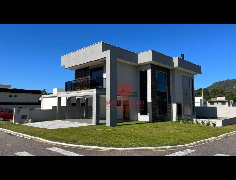 Casa no Bairro Rio Vermelho em Florianópolis com 3 Dormitórios (3 suítes) e 252 m² - CA0968
