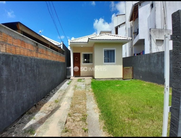 Casa no Bairro Rio Vermelho em Florianópolis com 3 Dormitórios (1 suíte) - 17931