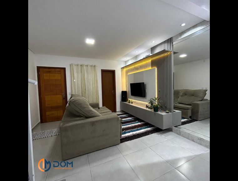 Casa no Bairro Rio Vermelho em Florianópolis com 3 Dormitórios (1 suíte) e 100 m² - 1404
