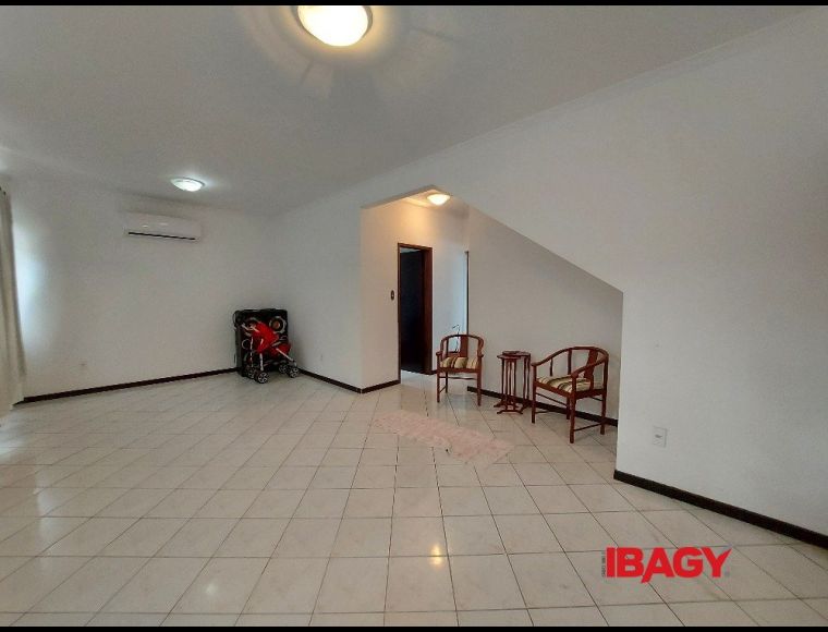 Casa no Bairro Saco dos Limões em Florianópolis com 4 Dormitórios (1 suíte) e 208 m² - 114267