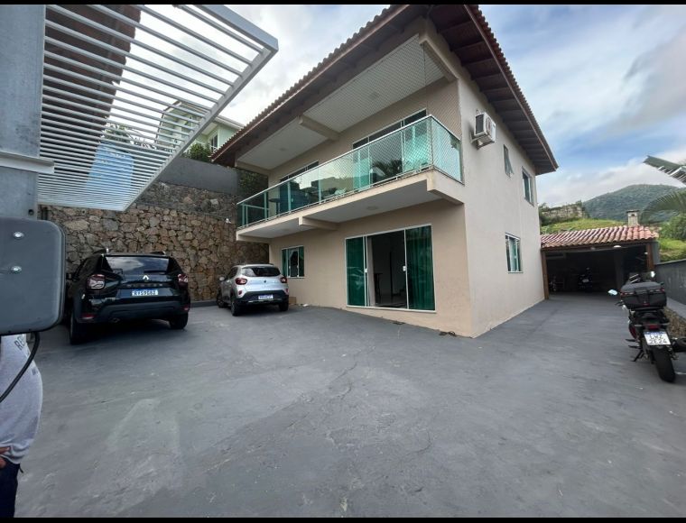 Casa no Bairro Saco Grande I em Florianópolis com 5 Dormitórios - 469460