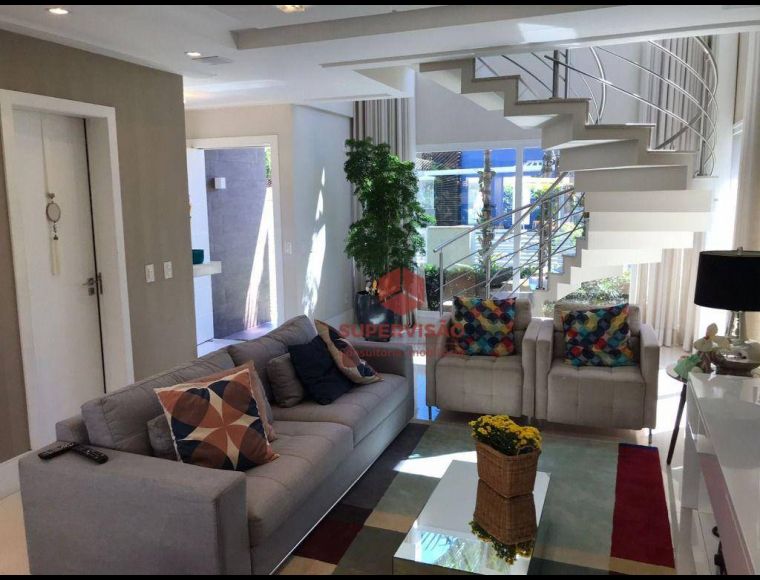 Casa no Bairro Santa Mônica em Florianópolis com 3 Dormitórios (3 suítes) e 204 m² - CA0816