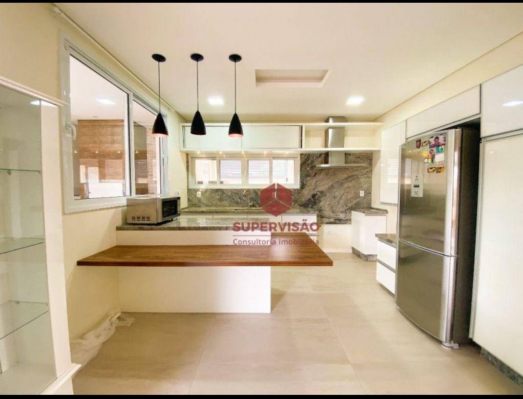 Casa no Bairro Santa Mônica em Florianópolis com 4 Dormitórios (1 suíte) e 322 m² - CA0535