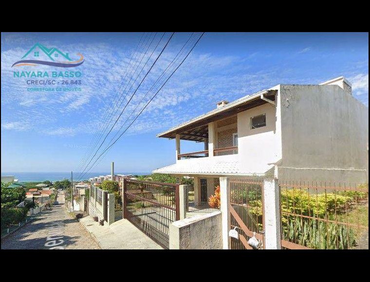 Casa no Bairro Santinho em Florianópolis com 4 Dormitórios (2 suítes) e 375 m² - CA0951