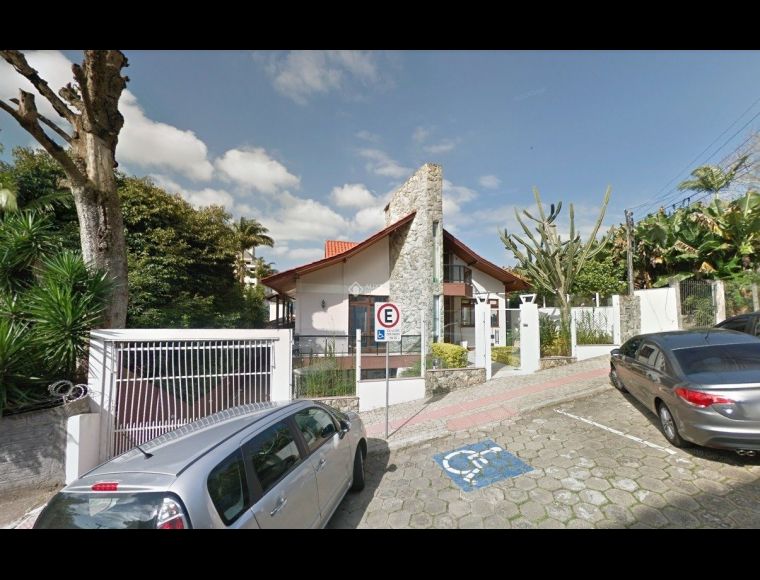 Casa no Bairro Trindade em Florianópolis com 4 Dormitórios (2 suítes) - 440525