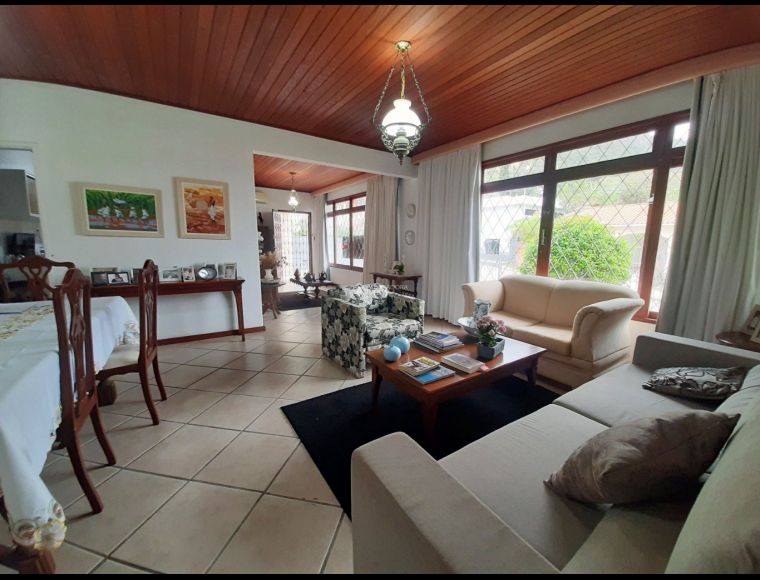 Casa no Bairro Trindade em Florianópolis com 3 Dormitórios (1 suíte) - 437162