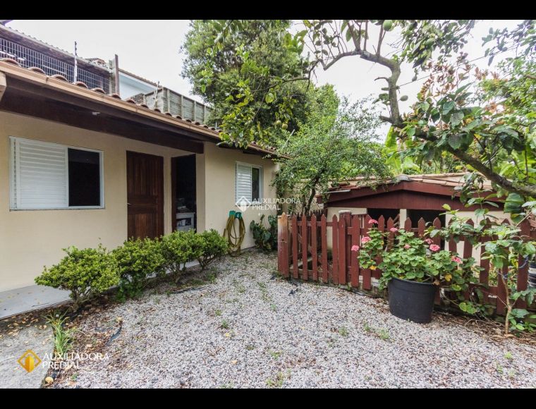 Casa no Bairro Trindade em Florianópolis com 5 Dormitórios (2 suítes) - 394434