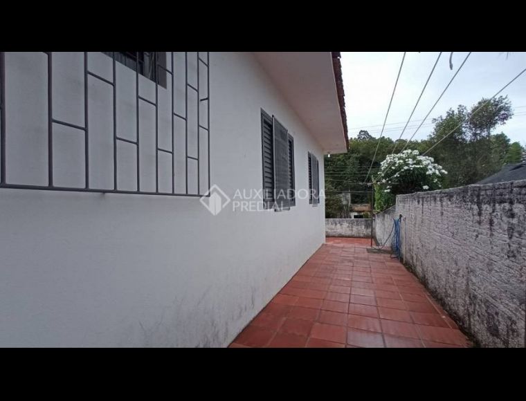 Casa no Bairro Trindade em Florianópolis com 4 Dormitórios (1 suíte) - 375175