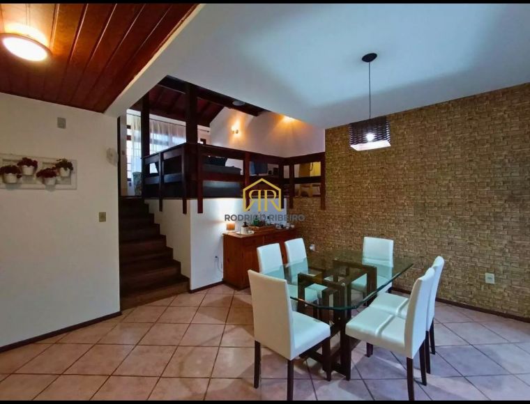 Casa no Bairro Trindade em Florianópolis com 3 Dormitórios (1 suíte) - C272