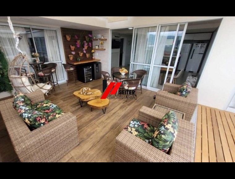 Casa no Bairro Trindade em Florianópolis com 4 Dormitórios (4 suítes) e 370 m² - CA00353V