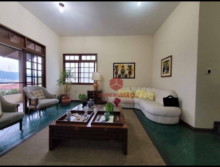Casa no Bairro Trindade em Florianópolis com 4 Dormitórios (1 suíte) e 337 m² - CA1107