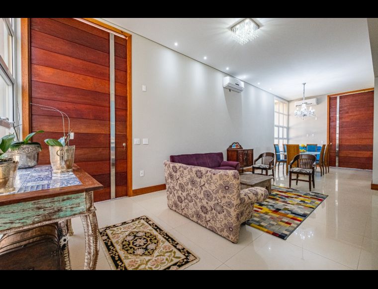 Casa no Bairro Vargem Grande em Florianópolis com 4 Dormitórios (4 suítes) - RMX1152