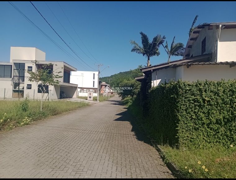 Terreno no Bairro Canasvieiras em Florianópolis com 1053.2 m² - 394336