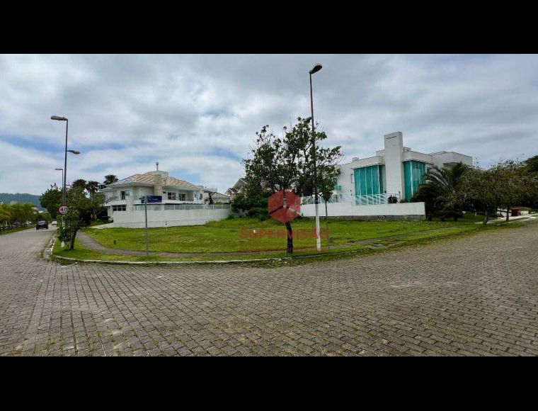 Terreno no Bairro Jurerê Internacional em Florianópolis com 612 m² - TE0903