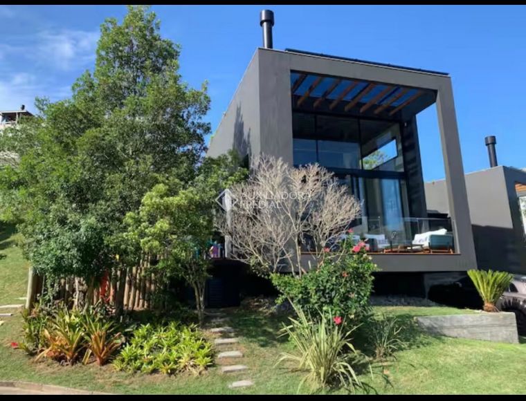Casa em Garopaba com 4 Dormitórios (2 suítes) - 667366