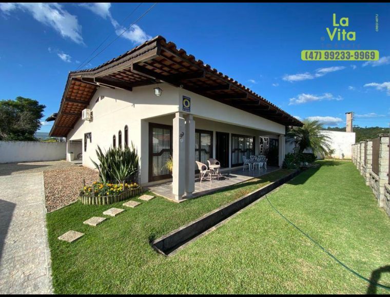 Casa no Bairro Coloninha em Gaspar com 4 Dormitórios (1 suíte) e 262 m² - CA0611