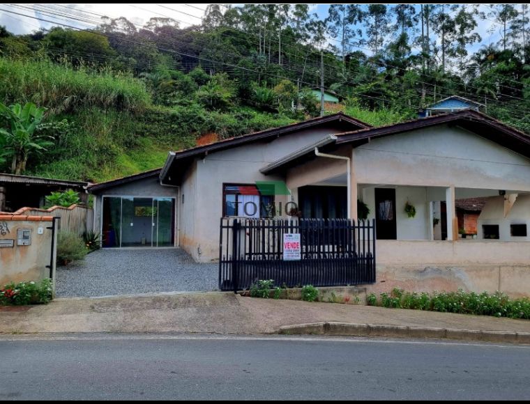 Casa no Bairro Gasparinho em Gaspar com 3 Dormitórios - 3566