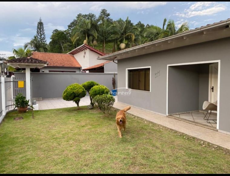 Casa no Bairro Gasparinho em Gaspar com 4 Dormitórios (1 suíte) e 390 m² - 35716708