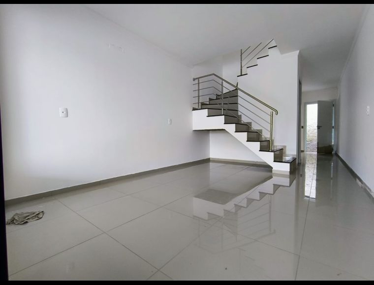 Casa no Bairro Margem Esquerda em Gaspar com 2 Dormitórios e 91.88 m² - 4630153