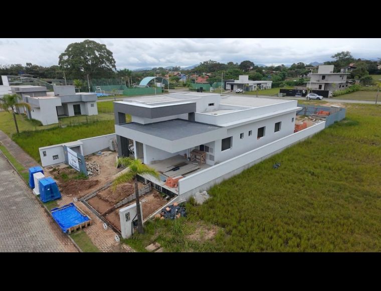 Casa em Imbituba com 3 Dormitórios (2 suítes) - 684554