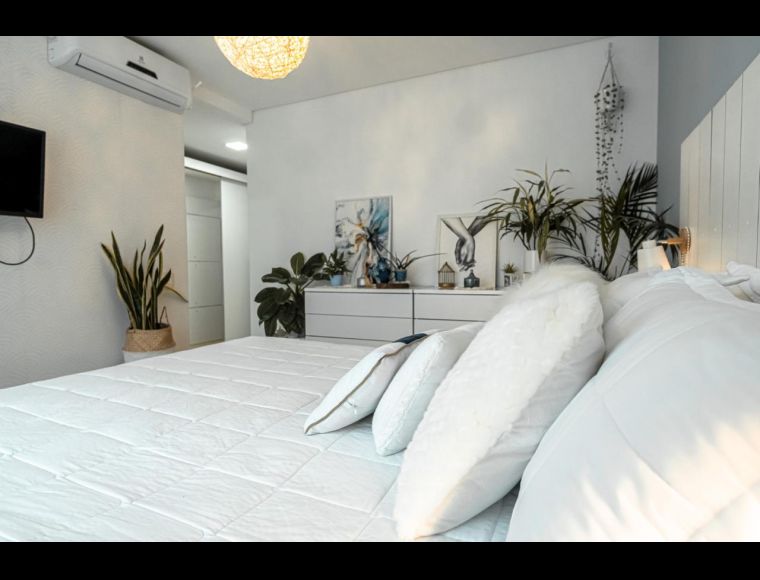 Apartamento no Bairro Estados em Indaial com 3 Dormitórios (1 suíte) e 113.5 m² - ap 003