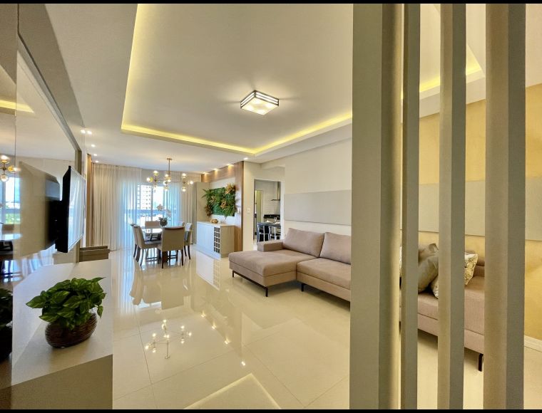 Apartamento no Bairro Nações em Indaial com 3 Dormitórios (2 suítes) e 115 m² - 590141012-8