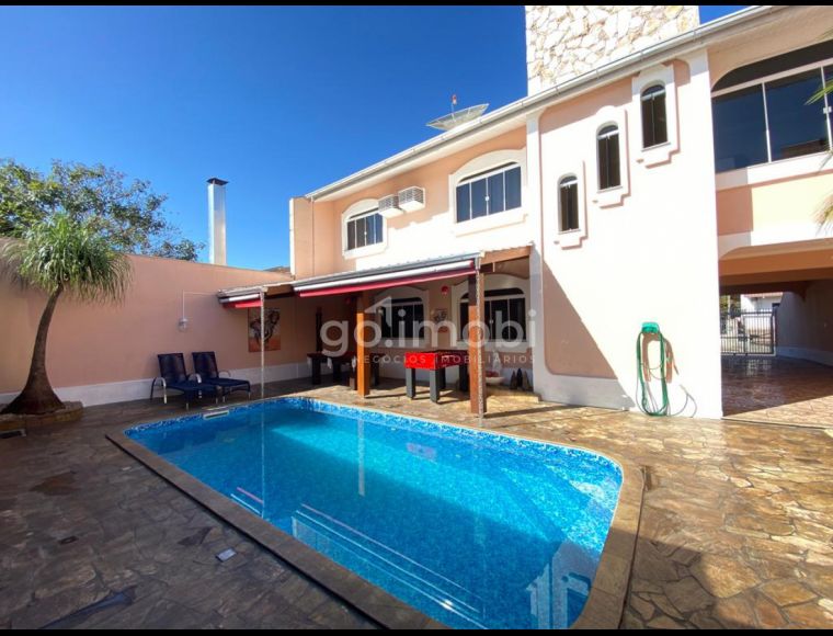 Casa no Bairro Carijós em Indaial com 4 Dormitórios (1 suíte) e 317 m² - 4910277