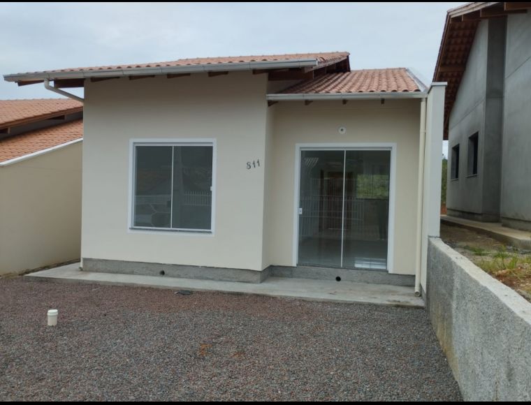 Casa no Bairro Ribeirão das Pedras em Indaial com 3 Dormitórios (1 suíte) e 67 m² - código030