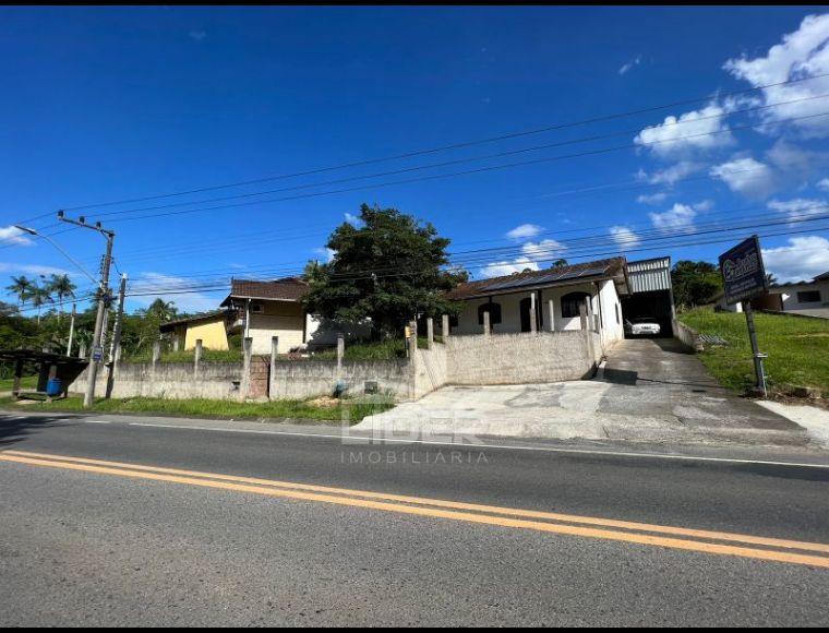 Casa no Bairro Encano em Indaial com 5 Dormitórios (1 suíte) - 5097