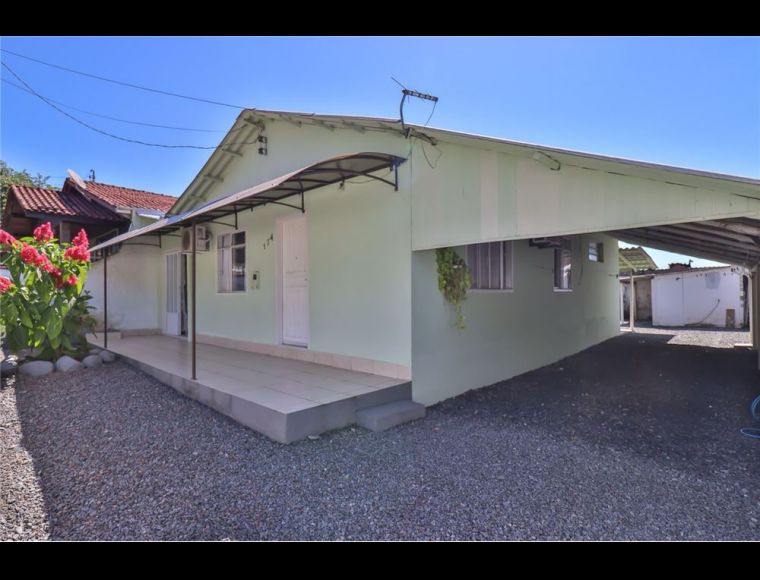 Casa no Bairro Estados em Indaial com 2 Dormitórios (1 suíte) e 151 m² - 590211006-136