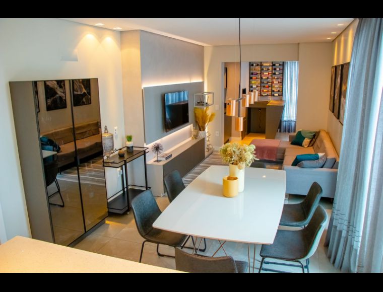 Apartamento no Bairro Centro em Itajaí com 3 Dormitórios (1 suíte) e 139 m² - 520