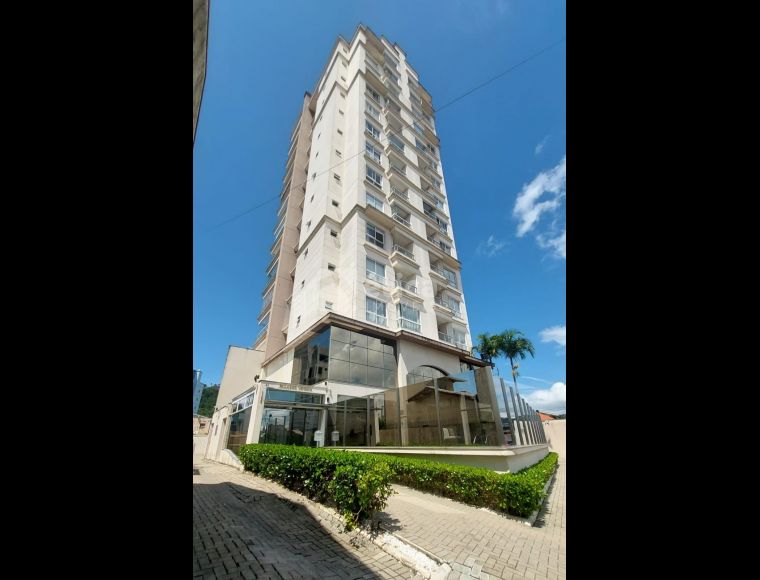 Apartamento no Bairro Centro em Itajaí com 2 Dormitórios (2 suítes) e 73 m² - 2208