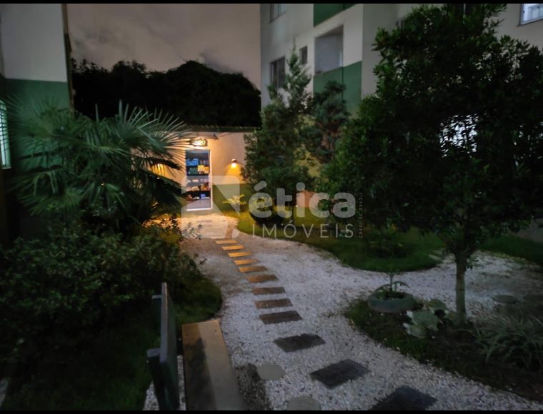 Apartamento no Bairro Espinheiros em Itajaí com 2 Dormitórios e 56 m² - 2198