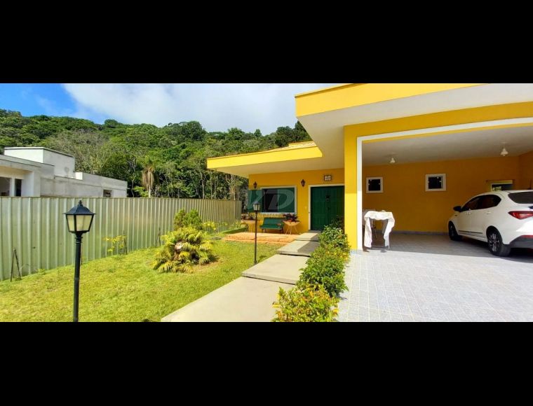 Casa no Bairro Cordeiros em Itajaí com 3 Dormitórios (3 suítes) e 250 m² - 1298