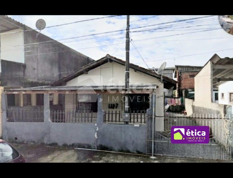 Casa no Bairro Cordeiros em Itajaí com 2 Dormitórios e 200 m² - 2266