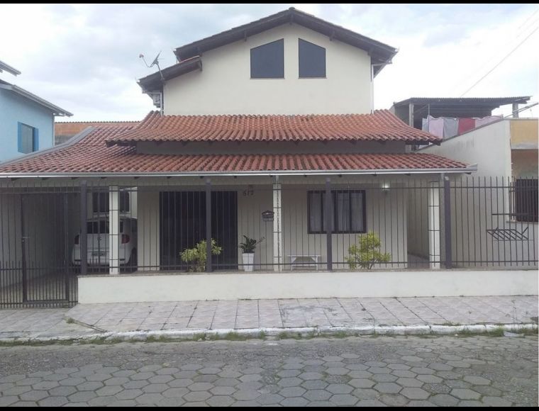Casa no Bairro Cordeiros em Itajaí com 3 Dormitórios (1 suíte) e 200 m² - 4341
