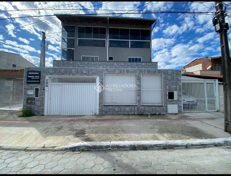 Casa no Bairro Espinheiros em Itajaí com 5 Dormitórios (4 suítes) - 475166