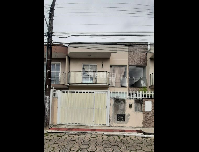 Casa no Bairro São João em Itajaí com 2 Dormitórios (2 suítes) e 68 m² - 2172