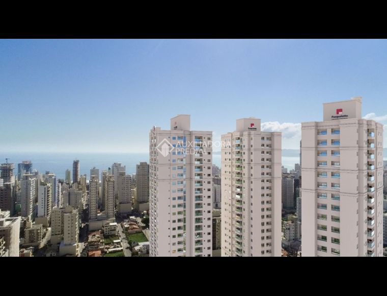 Apartamento no Bairro Meia Praia em Itapema com 3 Dormitórios (1 suíte) - 460489