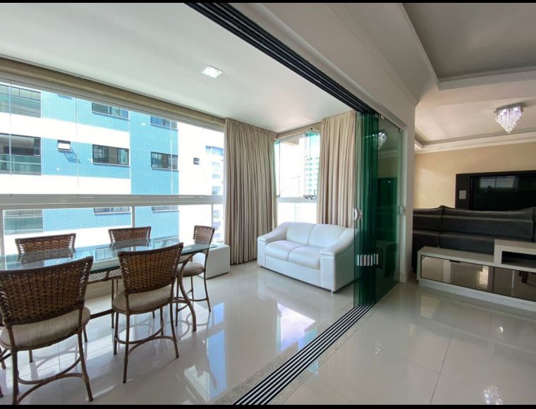 Apartamento no Bairro Meia Praia em Itapema com 3 Dormitórios (3 suítes) e 165 m² - 4401274