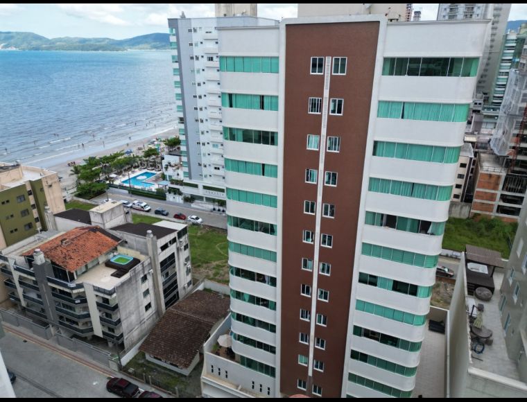 Apartamento no Bairro Meia Praia em Itapema com 3 Dormitórios (3 suítes) - 471072
