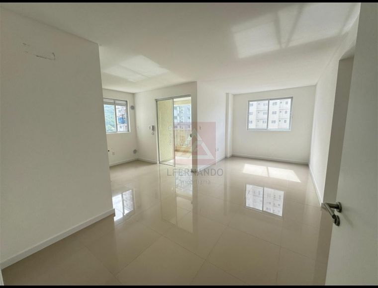Apartamento no Bairro Tabuleiro das Oliveiras em Itapema com 2 Dormitórios (1 suíte) e 69 m² - 90679