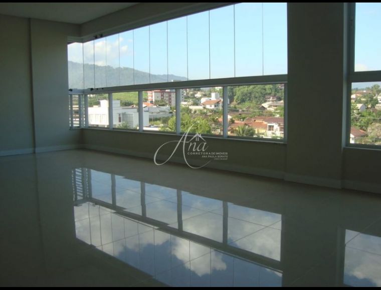 Apartamento no Bairro Centro em Jaraguá do Sul com 3 Dormitórios (3 suítes) e 107 m² - 81