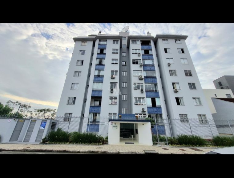 Apartamento no Bairro América em Joinville com 2 Dormitórios (1 suíte) e 87 m² - 09784.001
