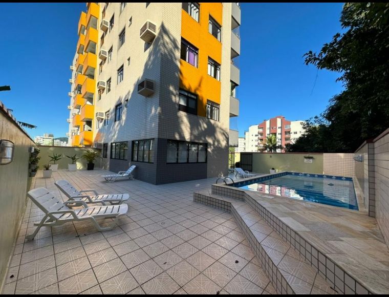 Apartamento no Bairro América em Joinville com 3 Dormitórios (1 suíte) e 96 m² - LG8832