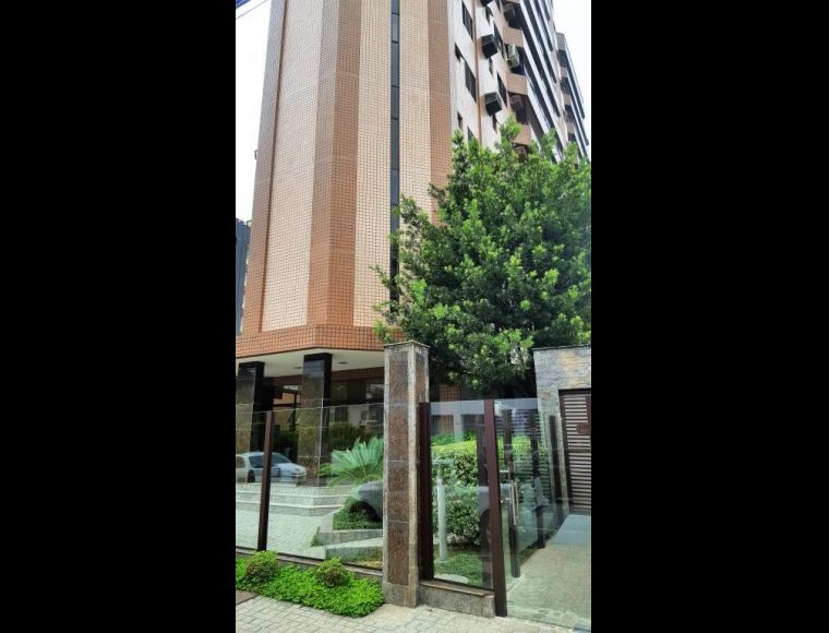 Apartamento no Bairro América em Joinville com 4 Dormitórios (4 suítes) e 191 m² - LG8833