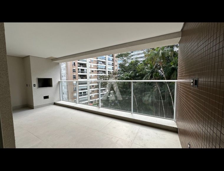 Apartamento no Bairro América em Joinville com 2 Dormitórios (2 suítes) - 25337