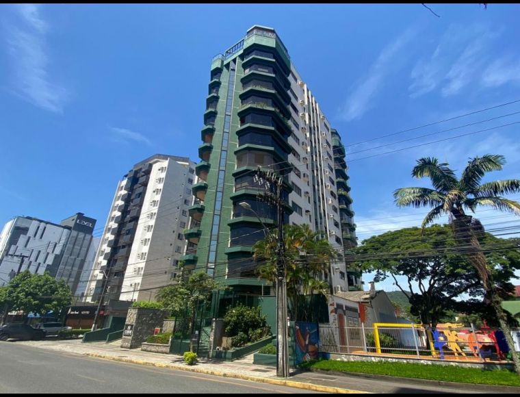 Apartamento no Bairro América em Joinville com 4 Dormitórios (1 suíte) e 157 m² - KA165